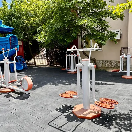 Quiet With A View! Апартамент