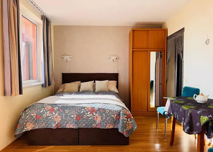 Quiet With A View! Апартамент