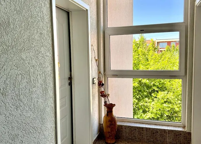 Quiet With A View! * Slantschew brjag